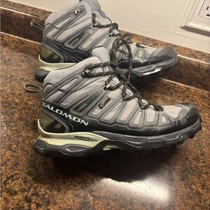 Ladies Salomon gore-tex hiking boots